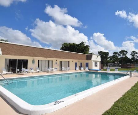 Colonial Estates Manufactured Home Community