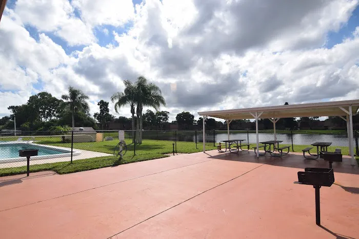 Colonial Estates Manufactured Home Community Picture 6