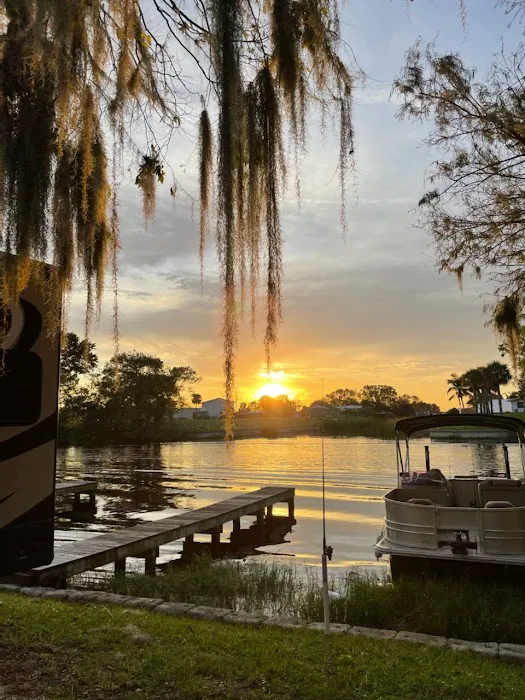 Zachary Taylor Waterfront RV Resort Picture 7