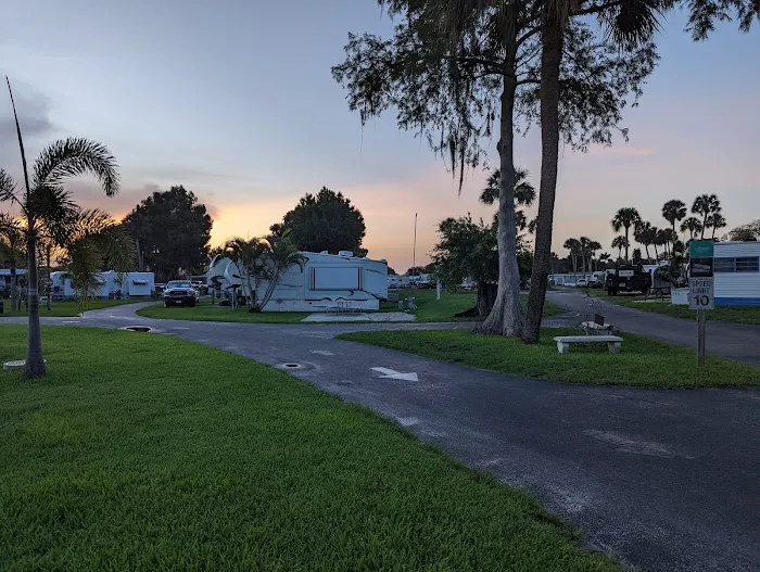 Zachary Taylor Waterfront RV Resort Picture 8