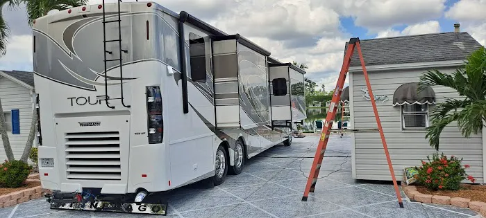 Crystal Lake RV Resort Picture 10