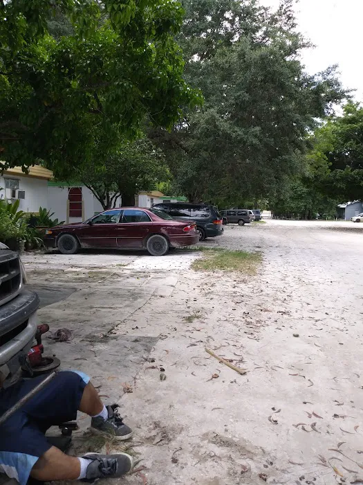 Saldivar Mobile Home Park Picture 5