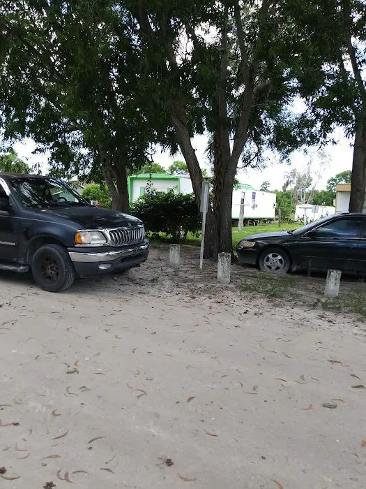 Saldivar Mobile Home Park Picture 4