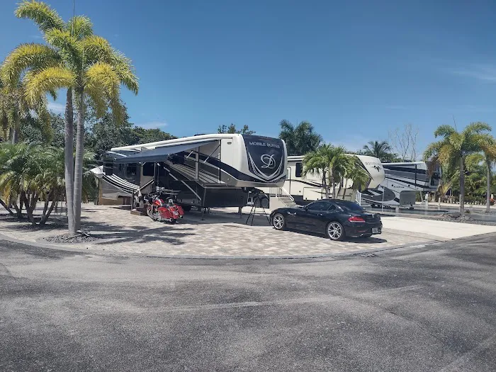 Gulf Waters RV Resort / Fort Myers Beach Picture 4