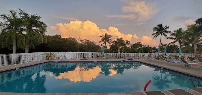 Gulf Waters RV Resort / Fort Myers Beach Picture 3