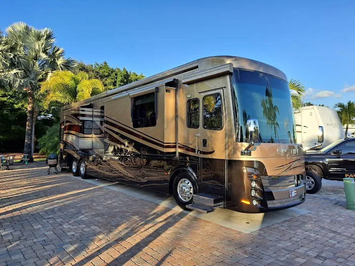 Gulf Waters RV Resort / Fort Myers Beach Picture 5