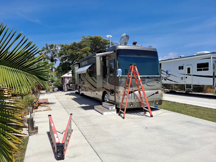 Gulf Waters RV Resort / Fort Myers Beach Picture 2