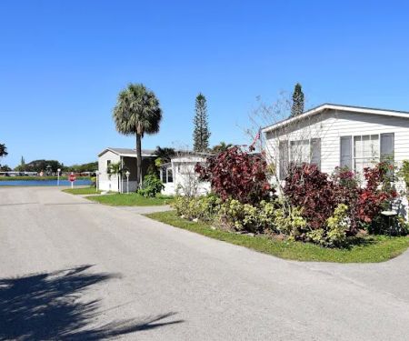 Lantana Cascade Manufactured Home Community