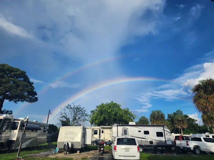 Palm Beach Traveler RV Park Picture 1