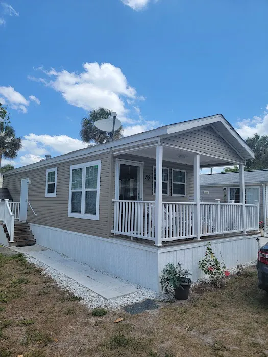 Palm Lake RV Resort Picture 3