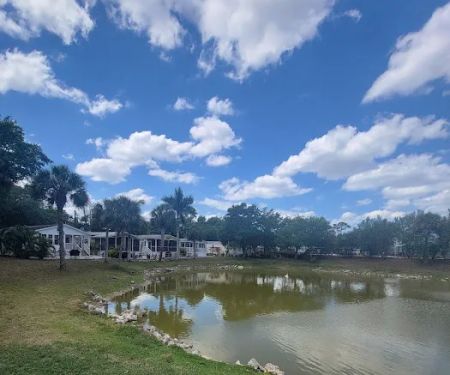 Palm Lake RV Resort