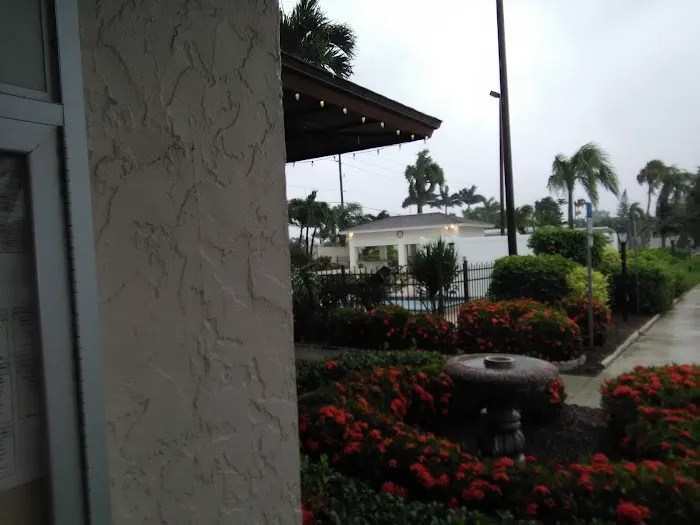 Windjammer Village of Naples Picture 9