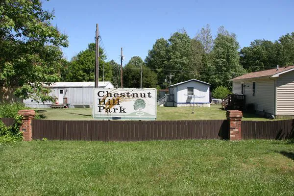 Jones Mobile Trailer Park Picture 2