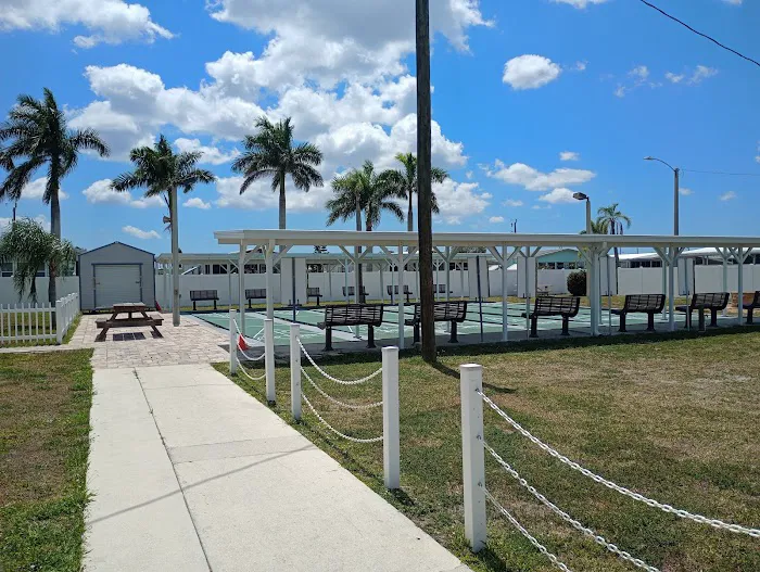 Tamiami Village & RV Park Picture 2
