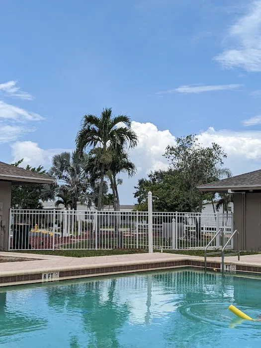 Tall Oaks of Naples Picture 1