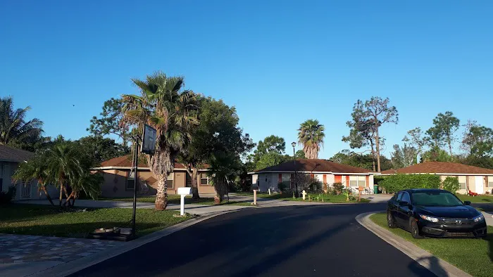 Tall Oaks of Naples Picture 4