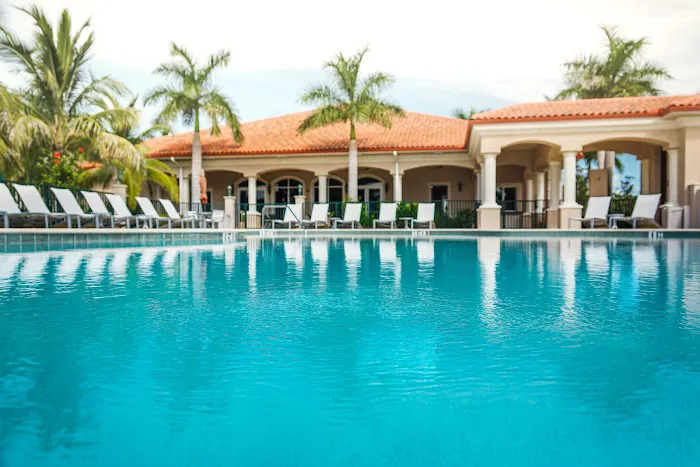Naples Motorcoach RV Resort Picture 3