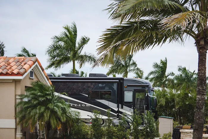 Naples Motorcoach RV Resort Picture 5