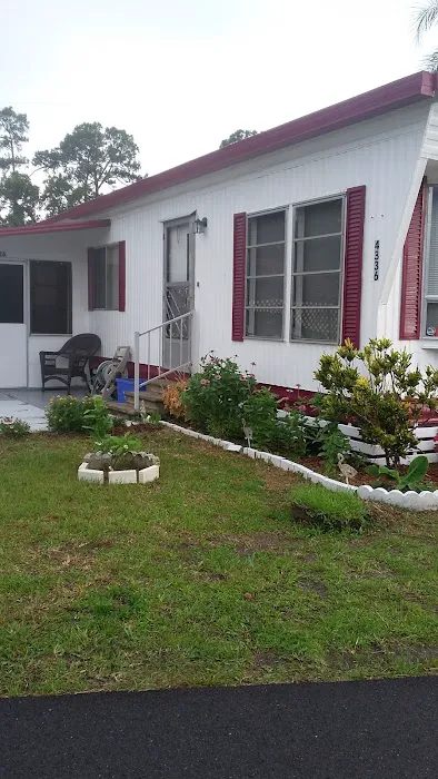 Twin Pines Village Picture 4