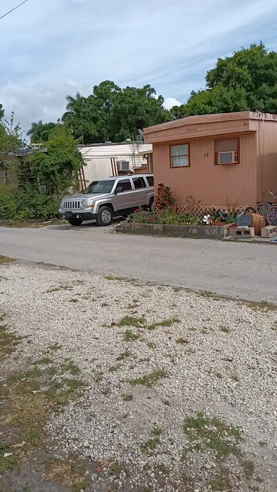Caloosa Mobile Home Estates Picture 7