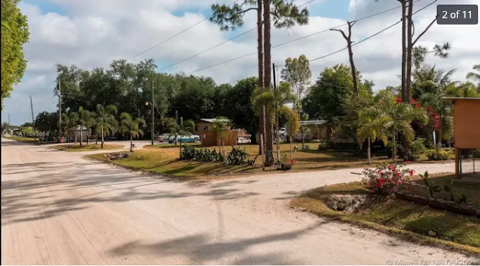 Trees Camp, Trailers Camp Mobile Home Park Picture 1