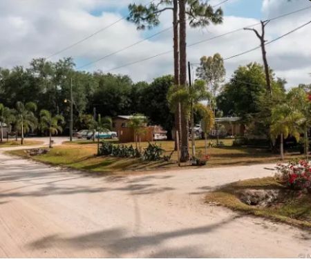 Trees Camp, Trailers Camp Mobile Home Park