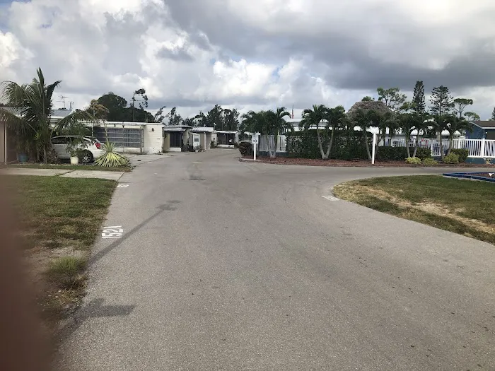Sunseekers RV Resort Picture 5