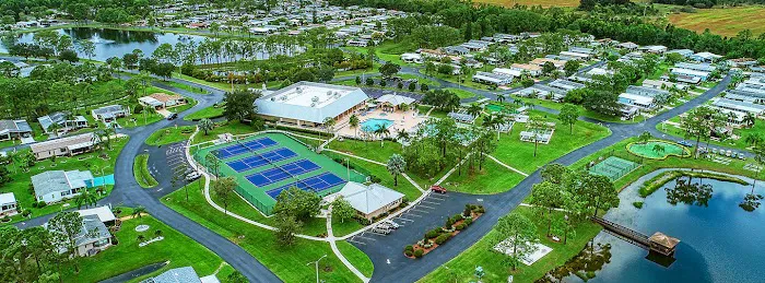 Tara Woods Picture 2