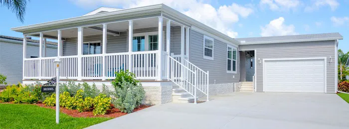 Tara Woods Picture 1