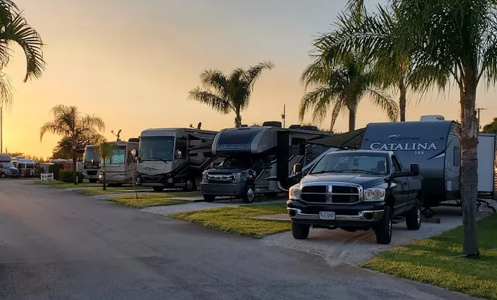Del-Raton RV Park & Trailer Sales Picture 3