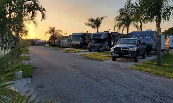 Del-Raton RV Park & Trailer Sales Picture 9