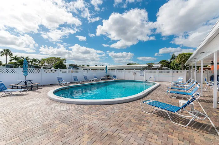 Tidewater 55+ Lifestyle Community Picture 2