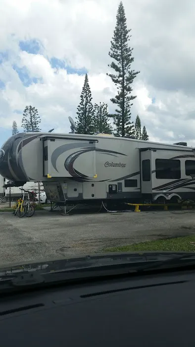 Highland Pines RV Resort Picture 8
