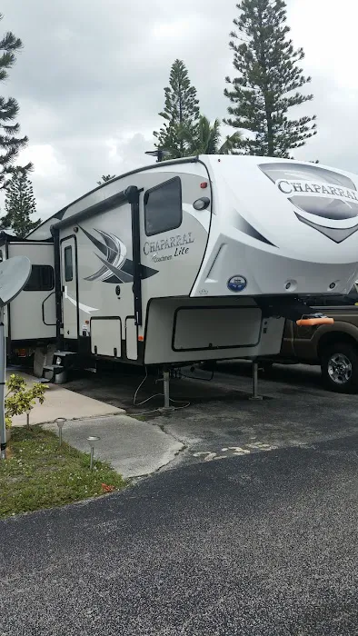Highland Pines RV Resort Picture 10