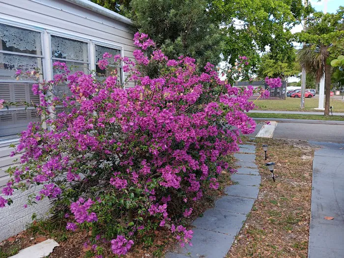 Country Knolls Picture 7