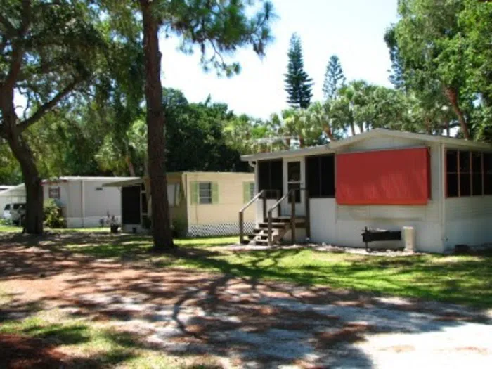 Shangri-La Mobile Home Park Picture 2