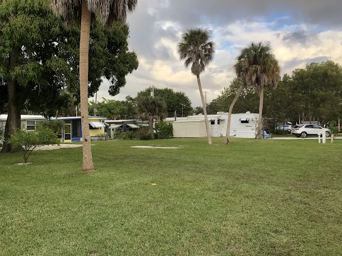 Shangri-La Mobile Home Park Picture 4