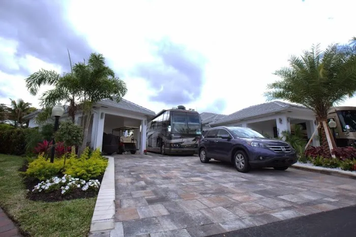 Aztec RV Resort- Motorcoach Picture 10