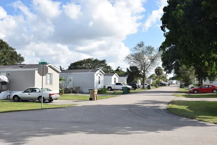 Western Hills Manufactured Home Community Picture 10