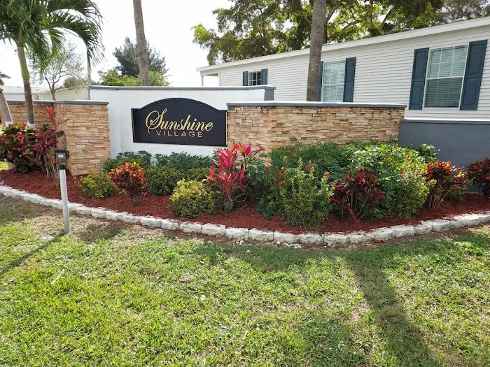 Sunshine Village Davie Picture 9