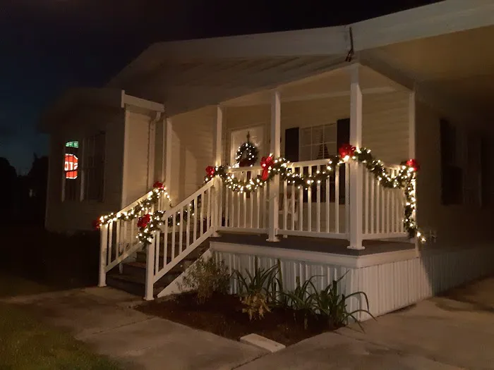 Sunshine Village Davie Picture 5