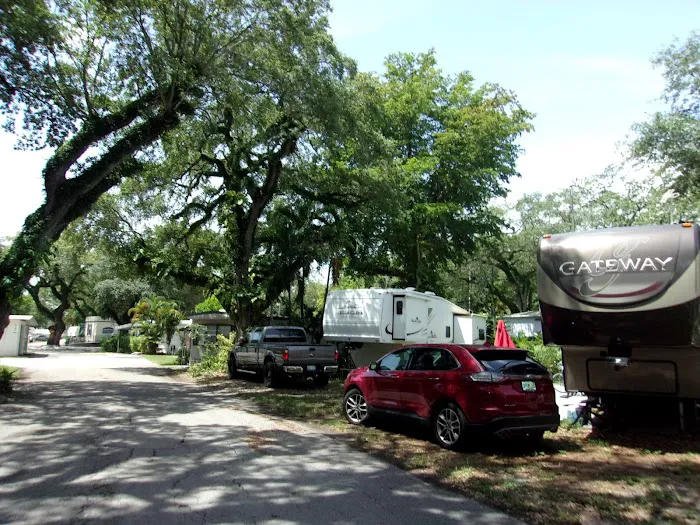 Holiday Mobile Estates Picture 9