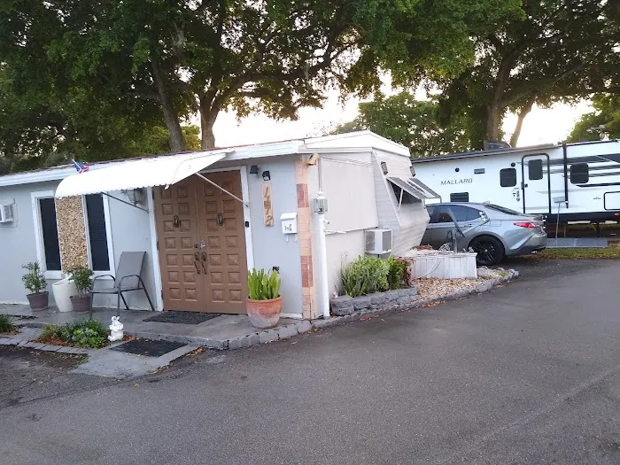 Holiday Park Mobile Estates Picture 7