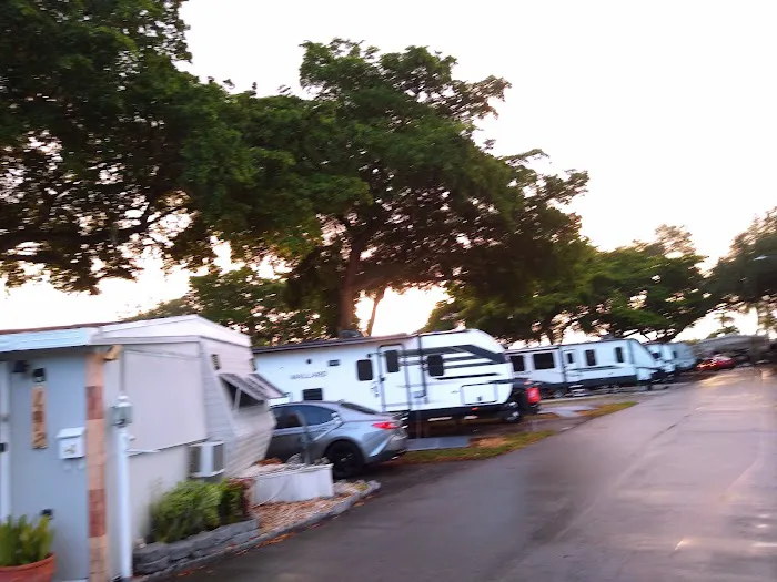 Holiday Park Mobile Estates Picture 10