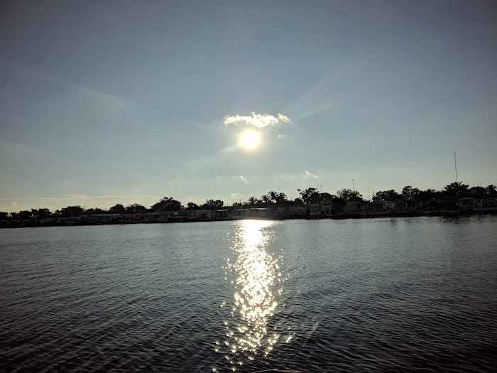 Pembroke Park Lakes Mobile Picture 4