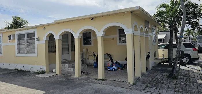 Colonial Acres Picture 1