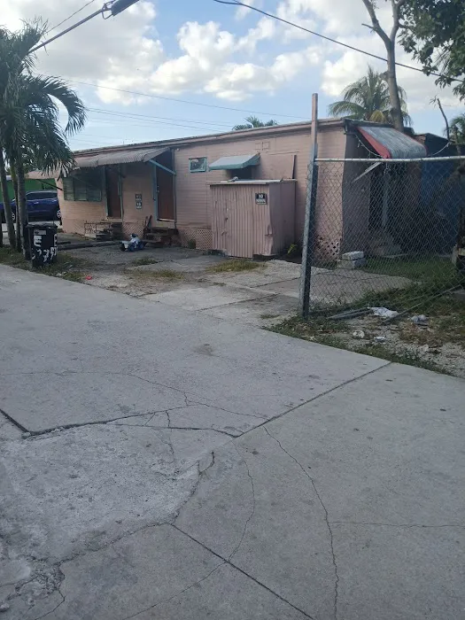 Rovell Mobile Home Park Picture 3