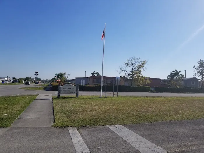 Li'l Abner Mobile Home Park Picture 2