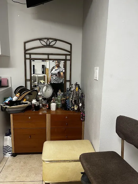Americana Village Condominium Picture 6