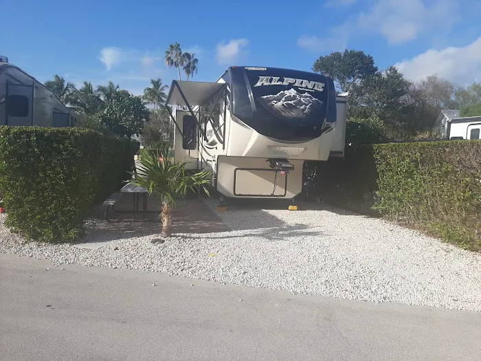 Keys Palms RV Resort Picture 9
